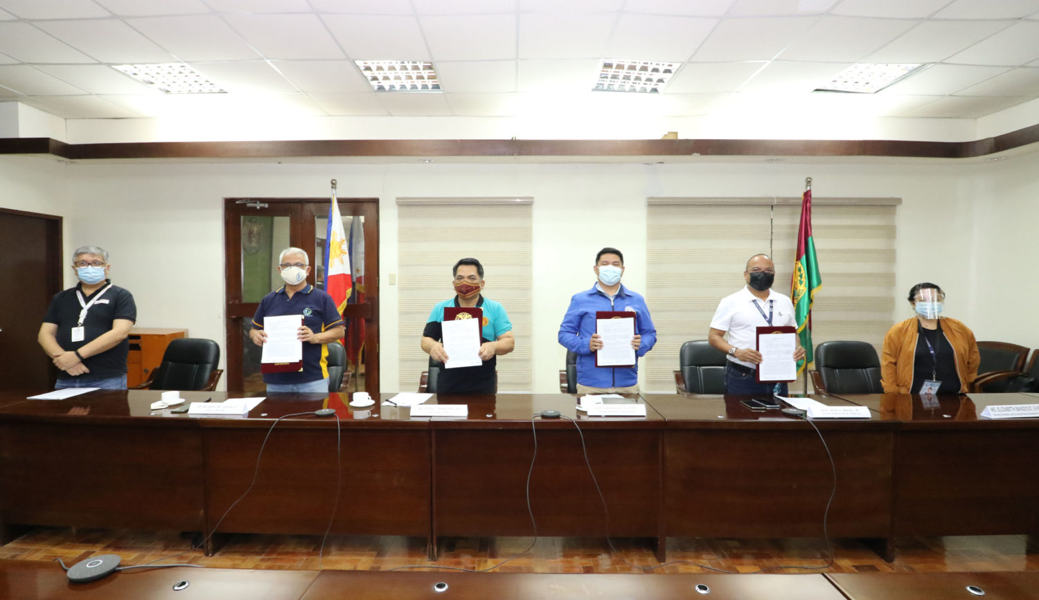 UPLB signs MOA with the Dep’t of Human Settlements