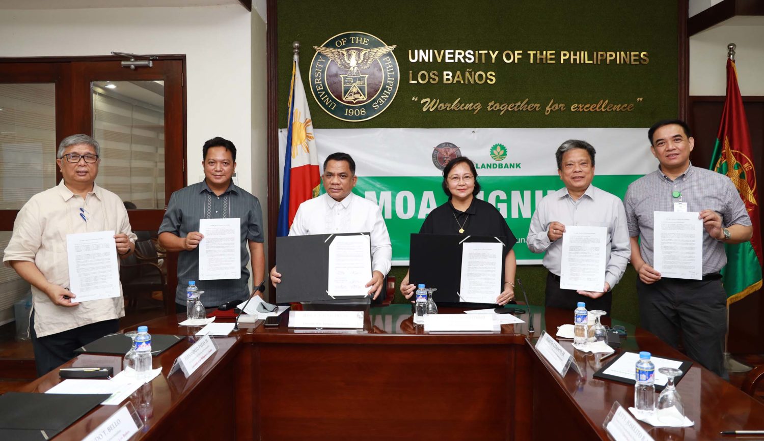 UPLB, Land Bank sign student training agreement