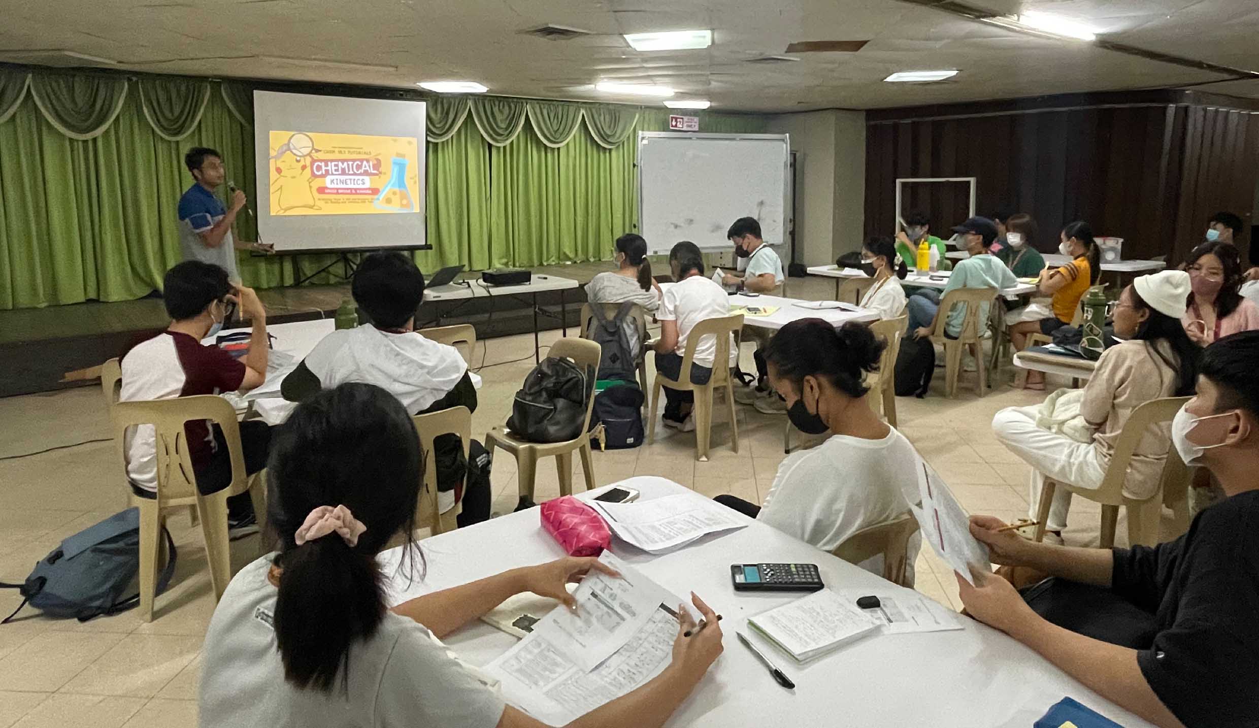 1700 Uplb Students Take Lrc Tutorials